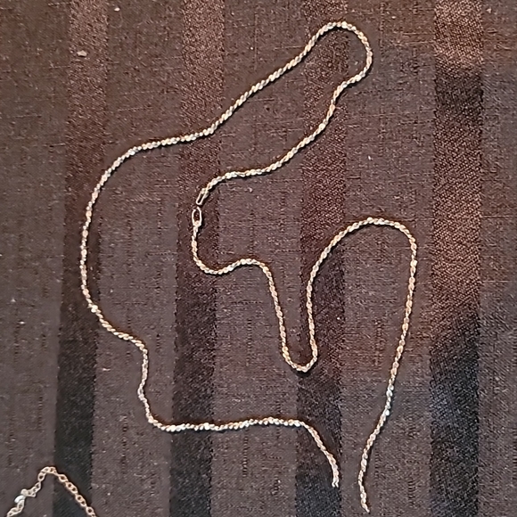 Lot of scrap 925 silver 2 necklaces 1 ring 2 earrings some wearable some scrap - Picture 9 of 10